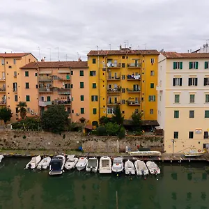 Le Streghe E Art,centralissimo Con Garage Su Richiesta Affittacamere Livorno